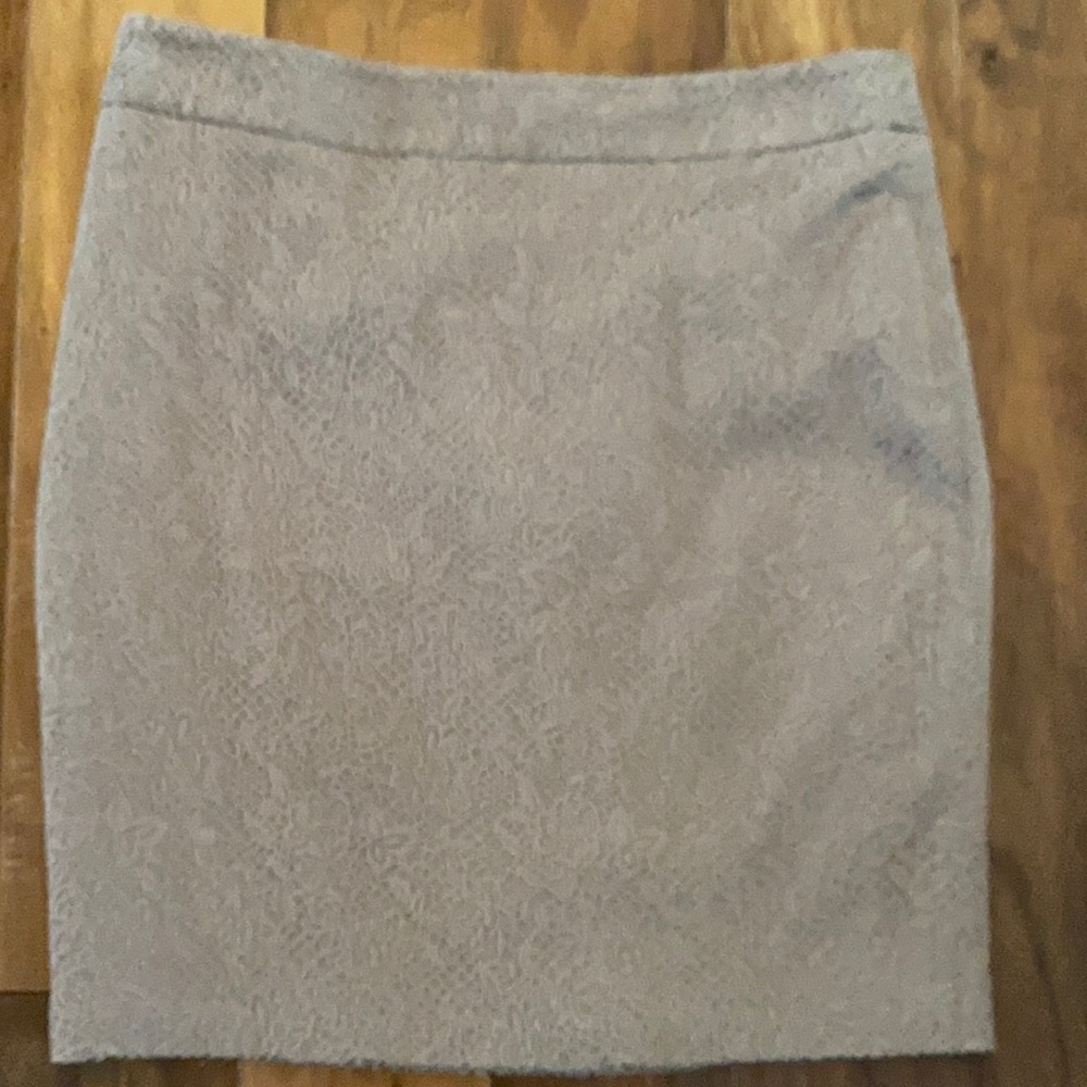 Lace textured knee length pencil skirt